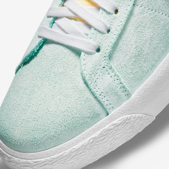 NIB Nike SB Zoom Blazer Mid Prm Lt Dew/Lt Zitron-Green Glow DA1839 300 - Picture 8 of 11